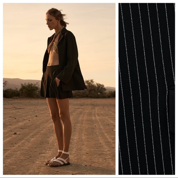 NWT. Zara Black Limited Edition Striped Oversize Blazer. Size M-L. - Picture 2 of 9